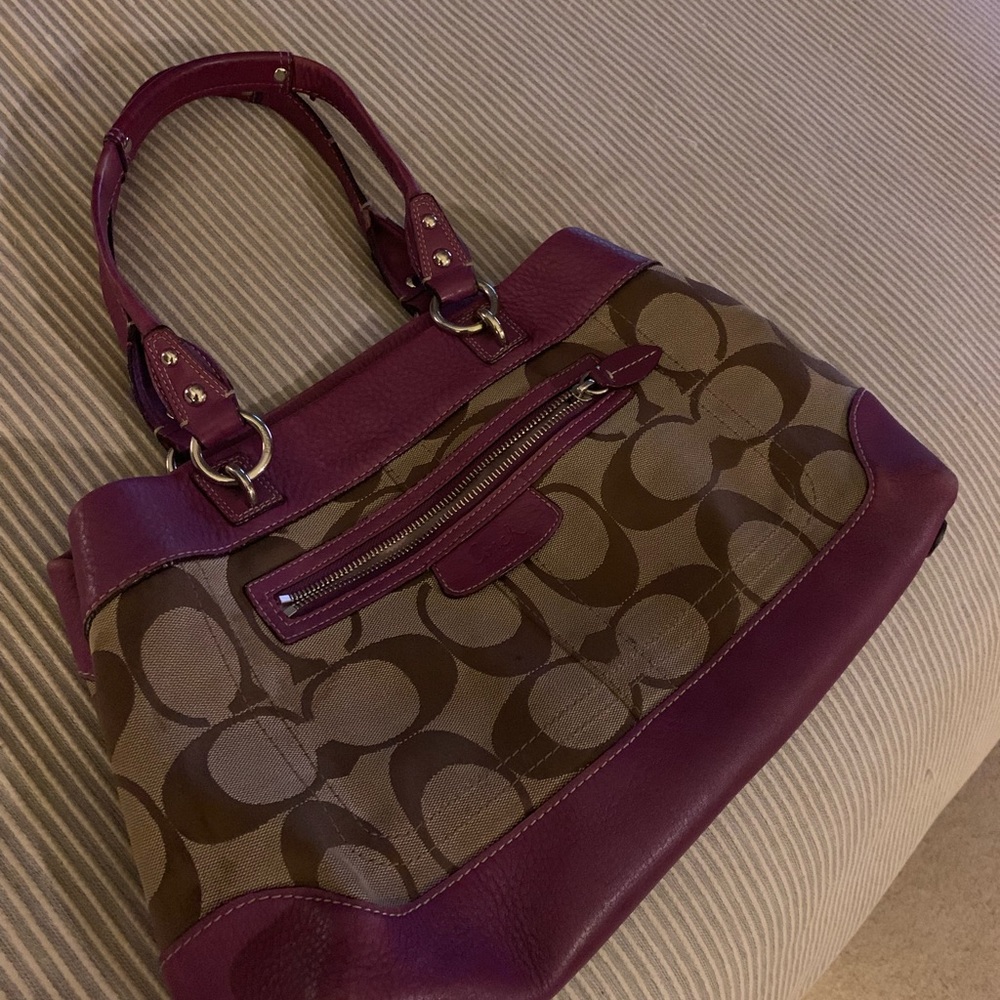 Coach. Used condition. Original price 425$